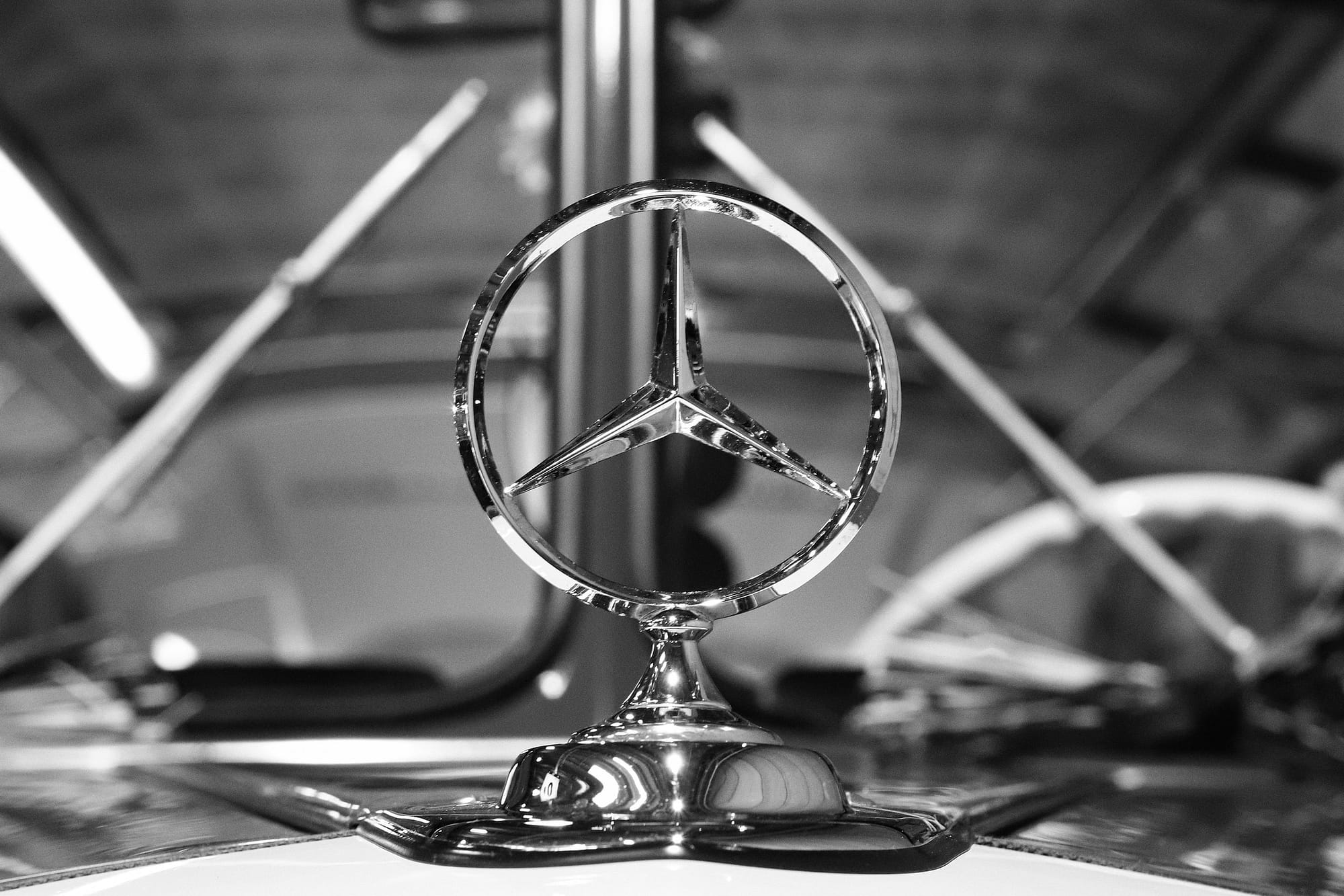 You are currently viewing R107 To High Heavens: Mercedes-Benz And Their Golden Anniversary
