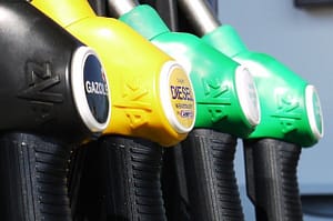 Read more about the article Gas Prices Drop Further: More People Drive